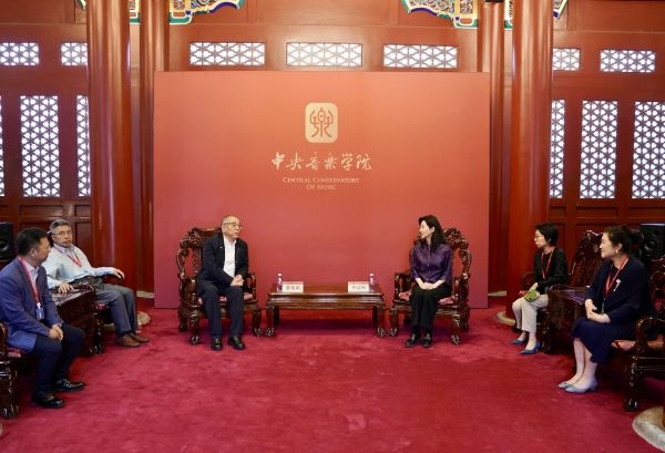 /storage/ACAD3BE01E639C4631B1B23583DB99AA